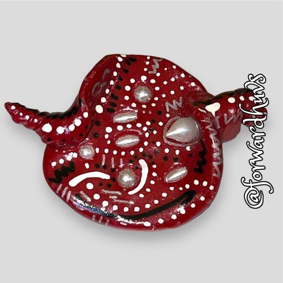 Handcrafted Artisan Southwest Style Sculpted Clay Brooch by Lima - Picture 3 of 11